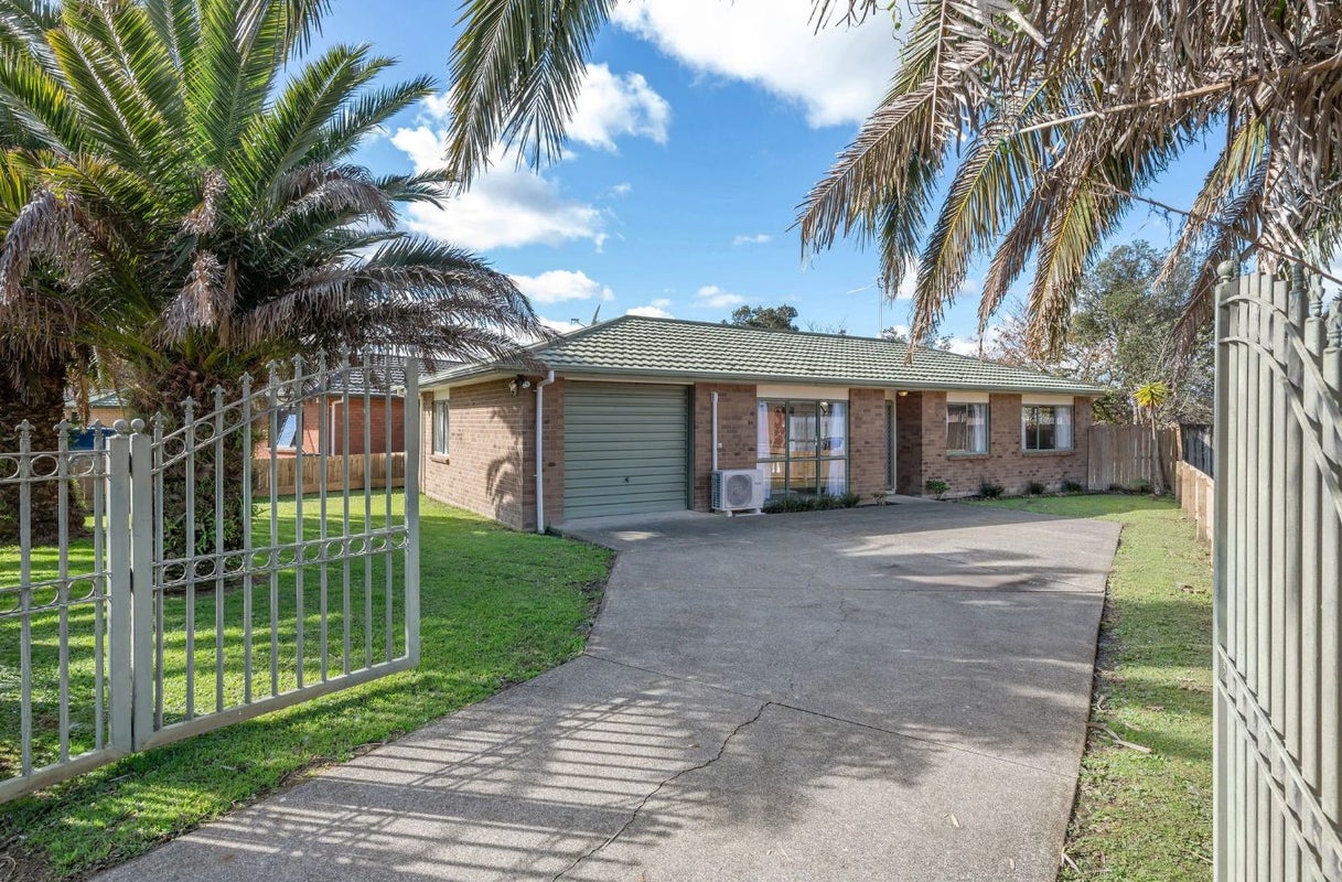 163 Te Irirangi Drive, Flat Bush, Auckland - Carousel 1