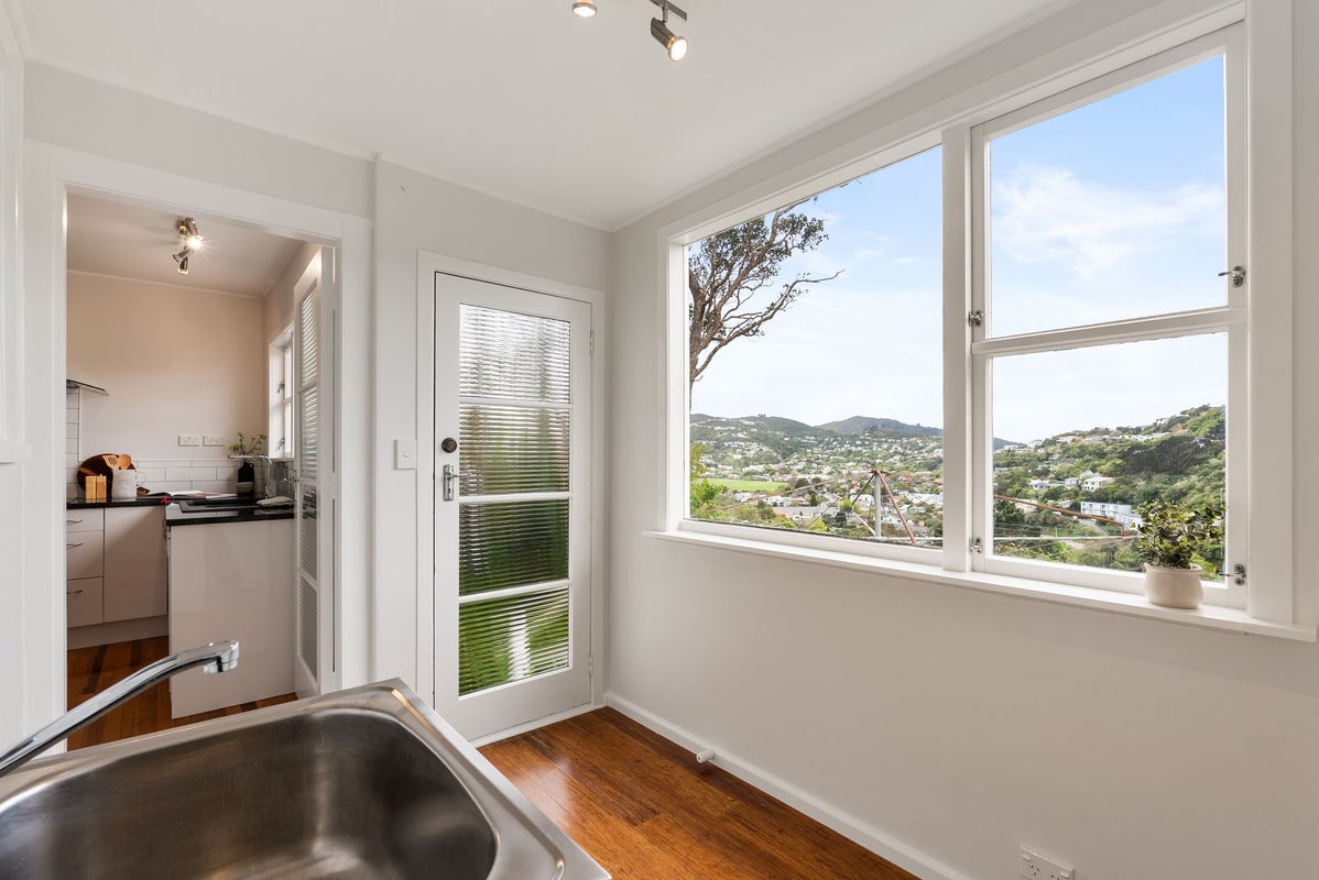 Property Valuation for 31 St Albans Avenue, Karori, Wellington ...