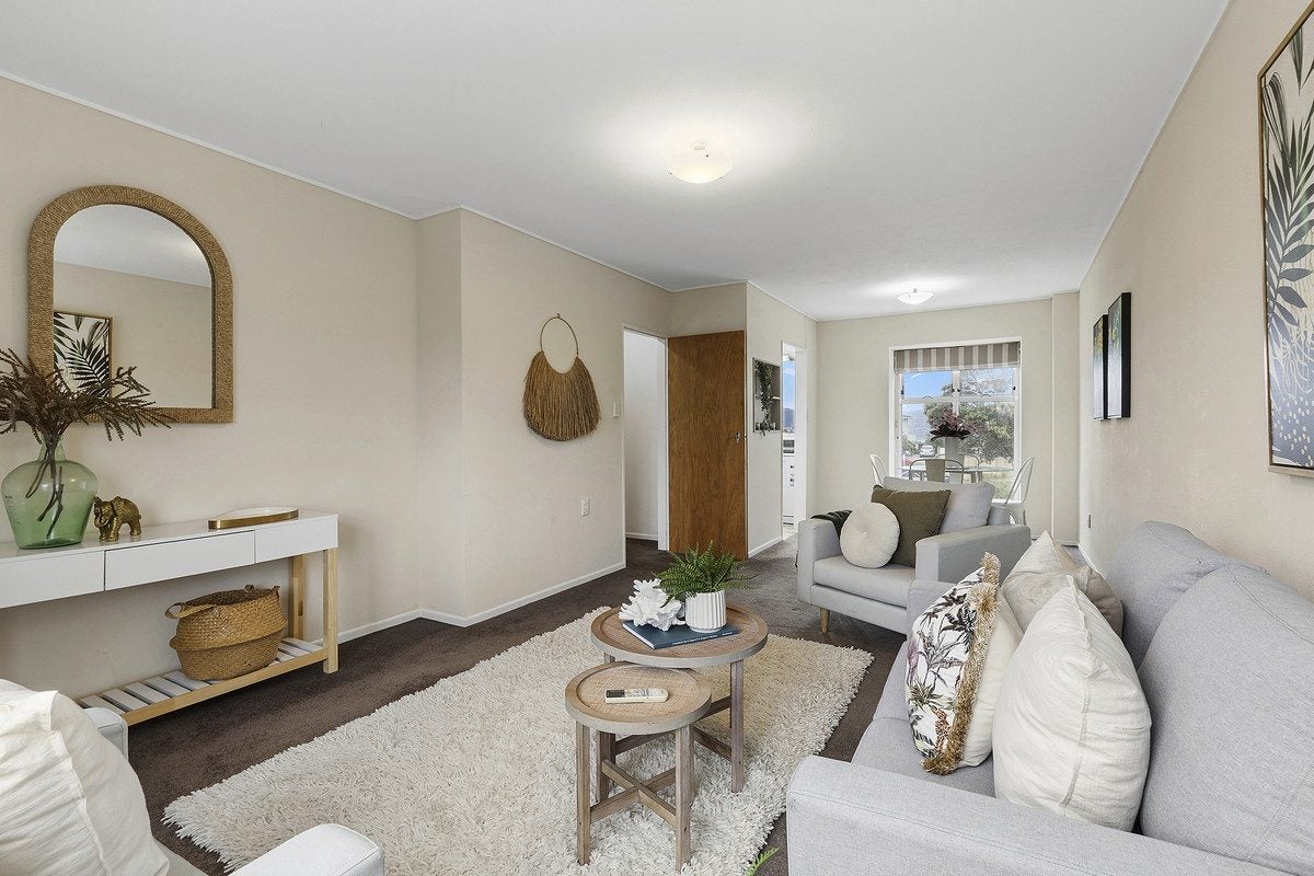 4 Cobar Close, Maupuia, Wellington - Carousel 2