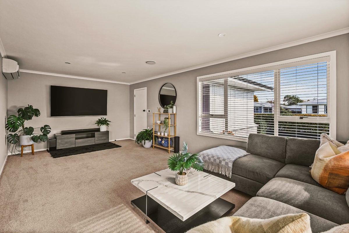 16 Foster Terrace, Onekawa, Napier - Carousel 2