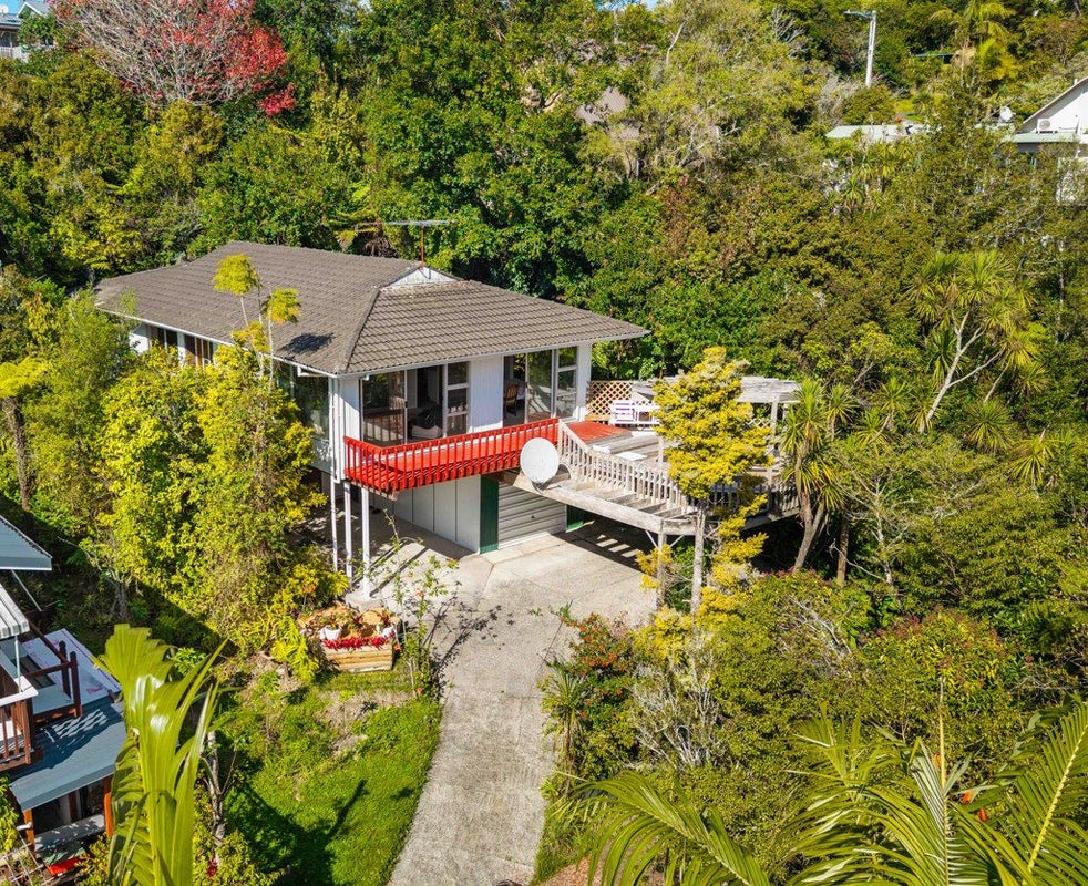 42 Braemar Road, Castor Bay, Auckland - Carousel 2
