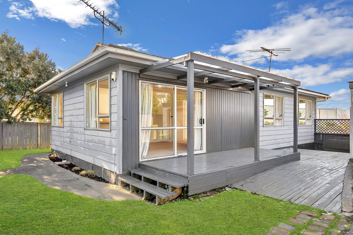41 Hyperion Drive, Randwick Park, Auckland - Carousel 2