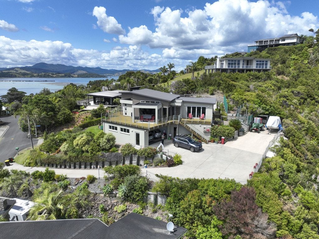 140 Glenfern Drive, Wyuna Bay, Coromandel - Carousel 1