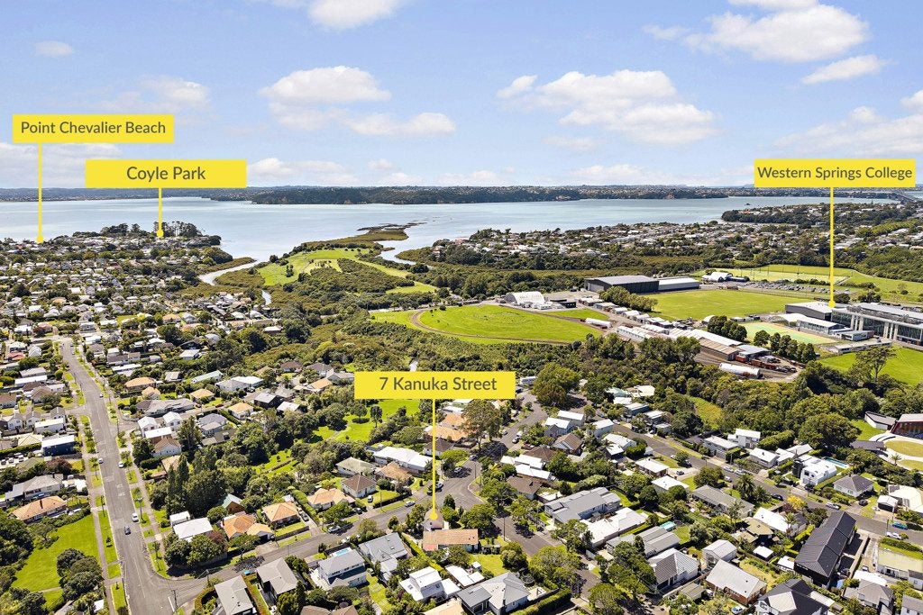 7 Kanuka Street, Point Chevalier, Auckland - Carousel 27