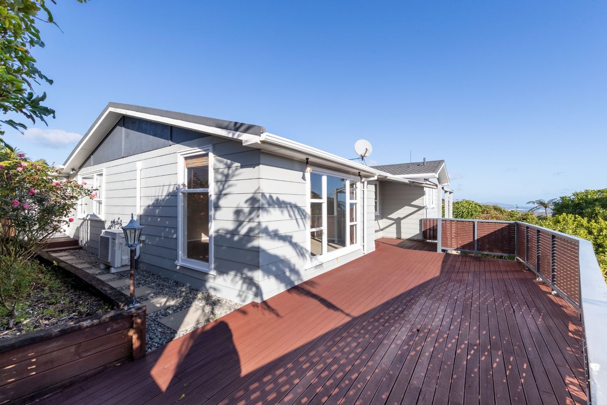 57 Major Drive, Kelson, Lower Hutt - Carousel 1