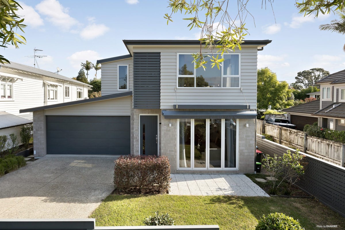62A Walford Road, Point Chevalier, Auckland - Carousel 1