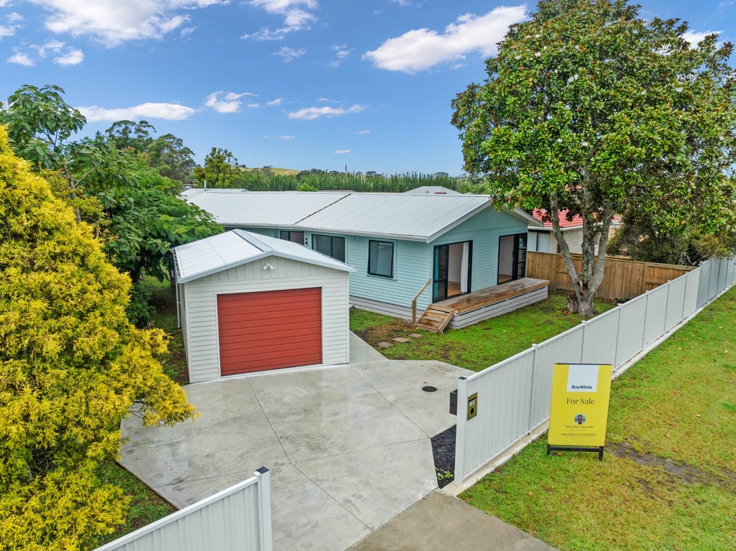19 South Road, Waipu - Carousel 1