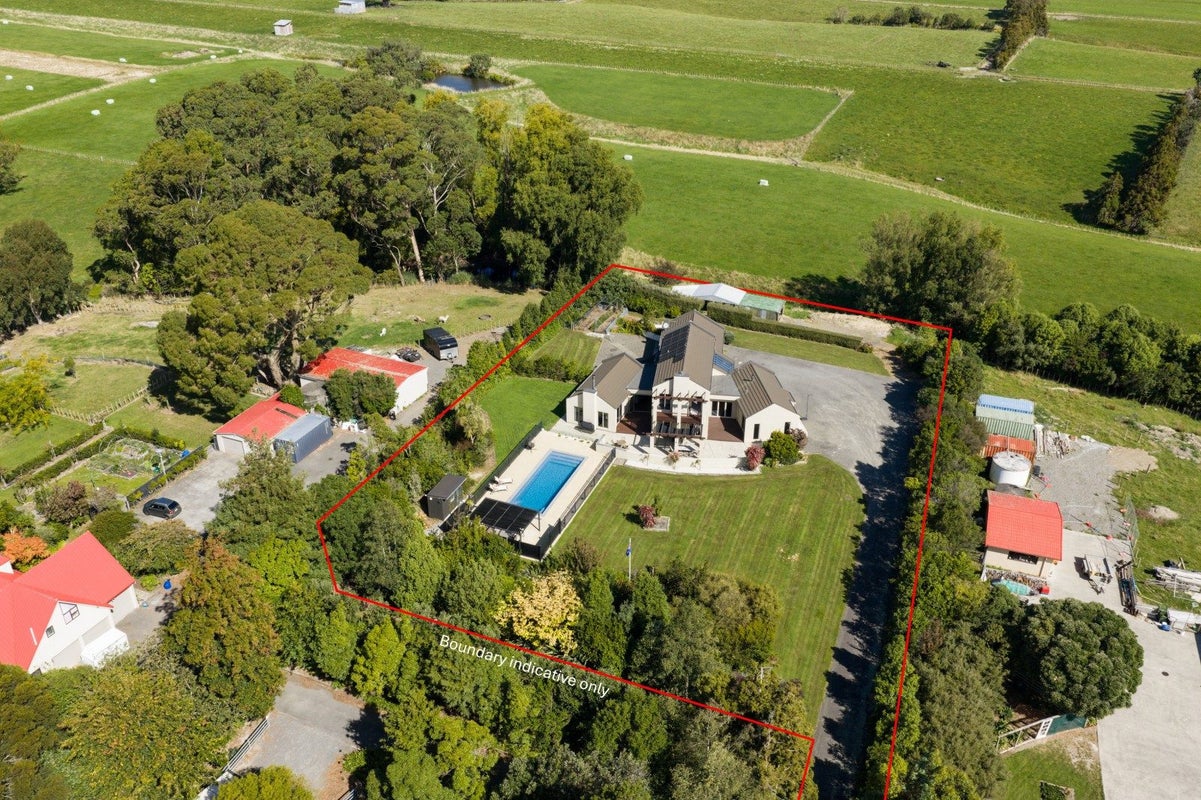 906D Reid Line East, Bunnythorpe, Palmerston North - Carousel 2
