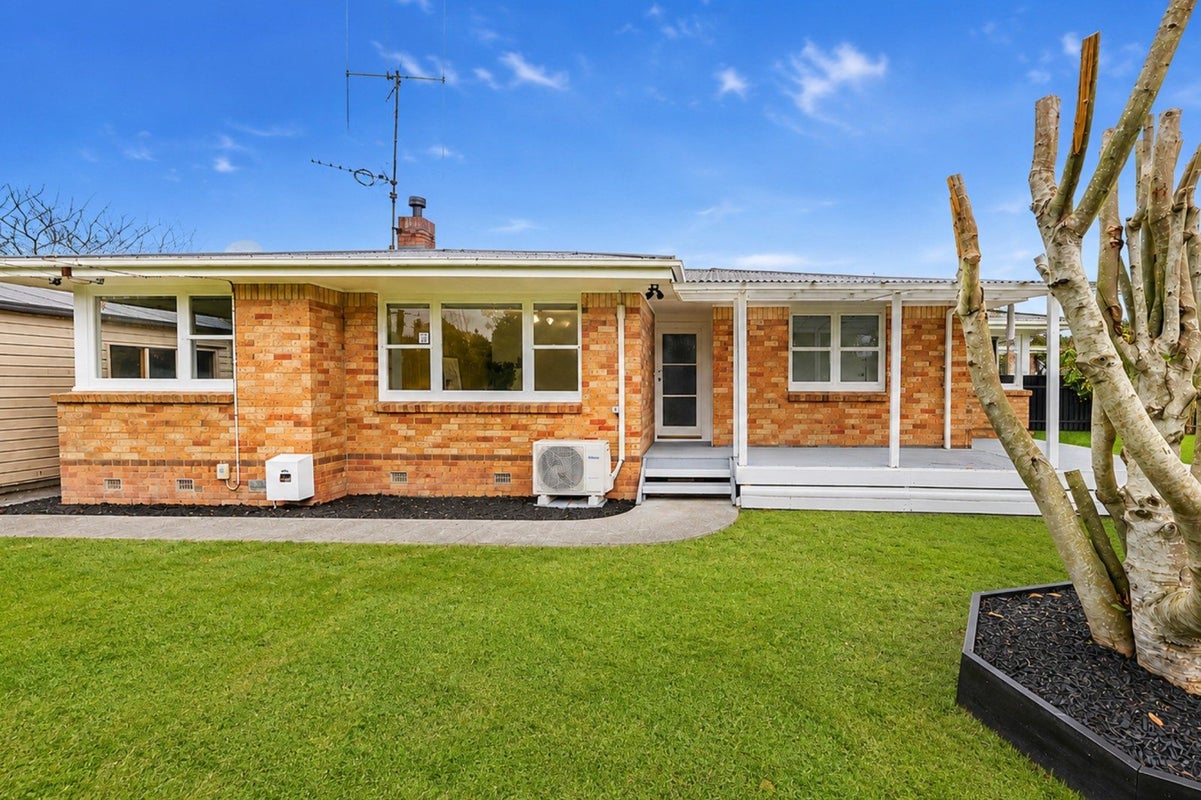35 Coleridge Drive, Enderley, Hamilton - Carousel 1