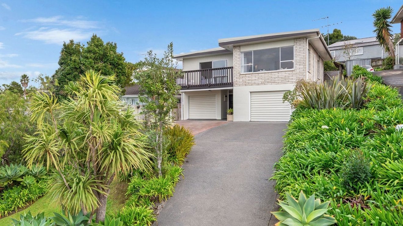 114 Mountbatten Avenue, Hillcrest, Auckland - Carousel 1