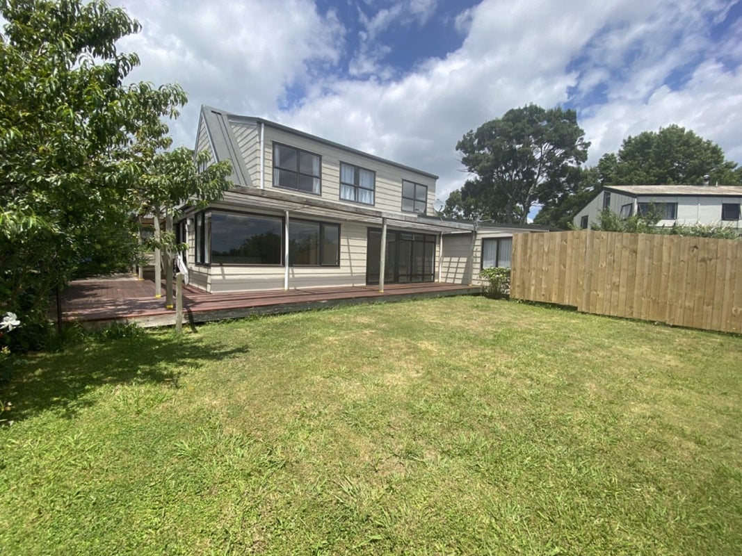 34 Derrimore Heights, Clover Park, Auckland - Carousel 1