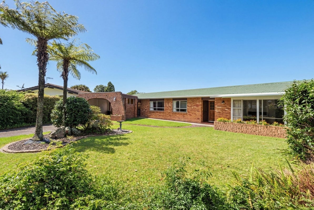 15 Windsor Avenue, Kamo, Whangarei - Carousel 2