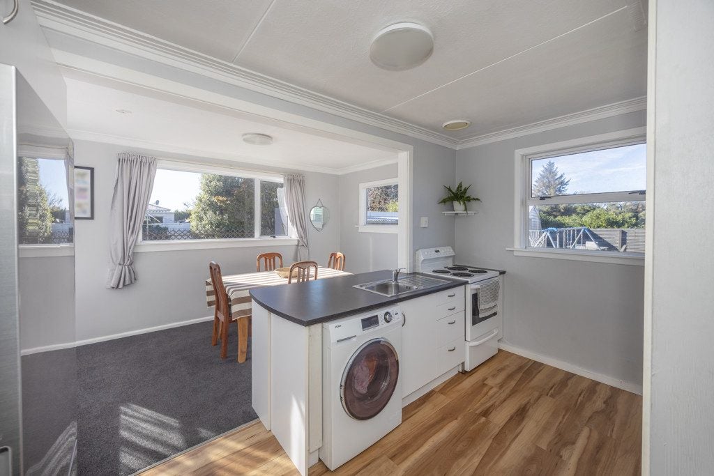 7 Milner Street, Oamaru North, Oamaru - Carousel 2