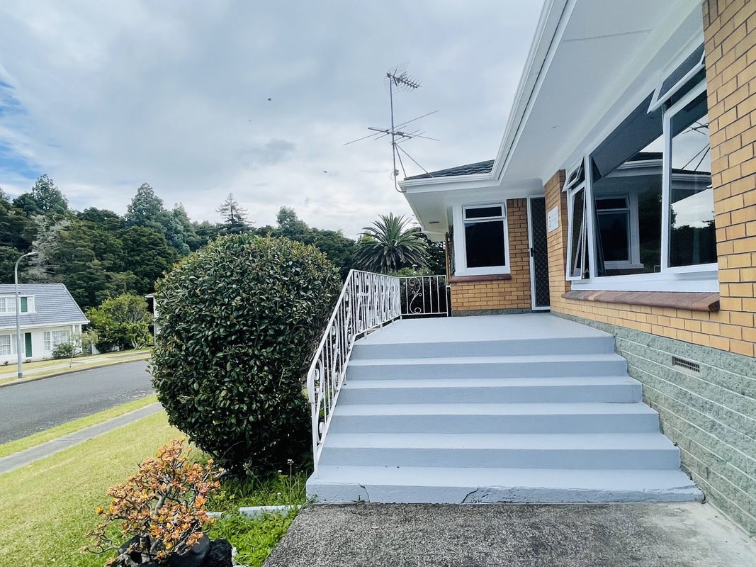 5 Freshney Place, Hillpark, Auckland - Carousel 25