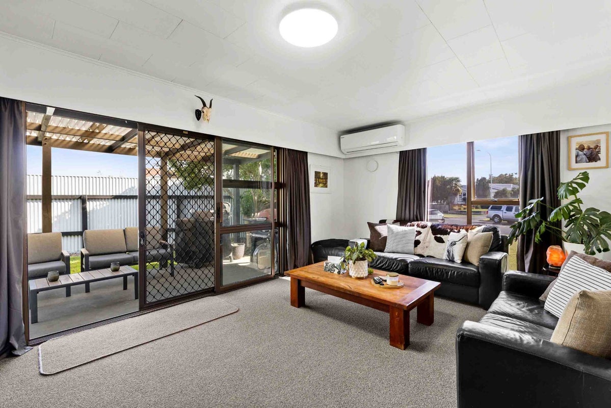 34 Shortland Street, Tamatea, Napier - Carousel 2