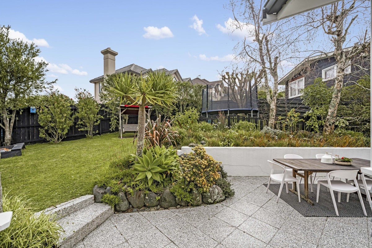 10 Hubert Henderson Place, Remuera, Auckland - Carousel 2