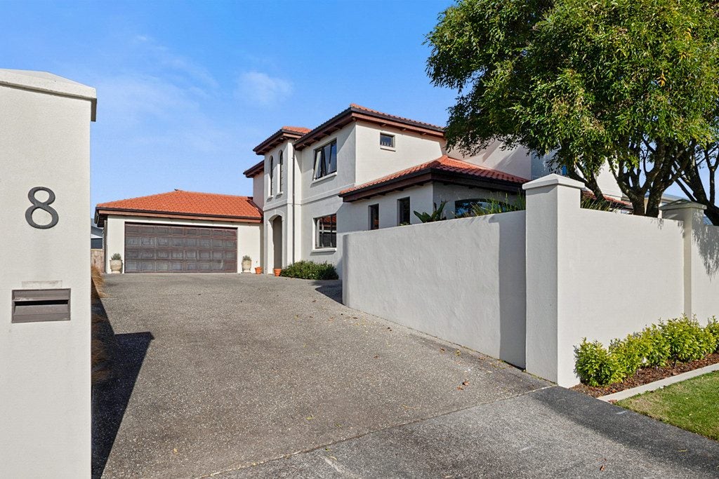 8 Tupare Place, Highlands Park, New Plymouth - Carousel 1