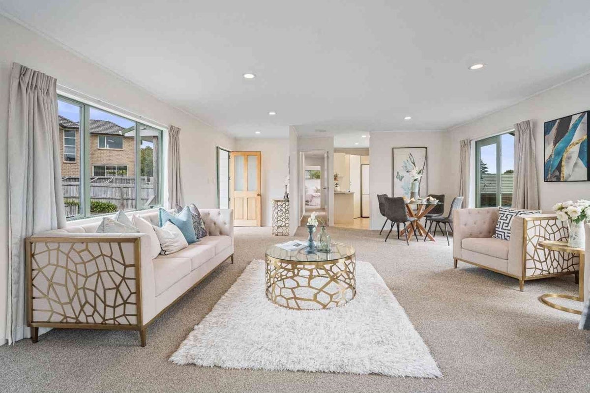 5A Yeoman Place, Howick, Auckland - Carousel 1