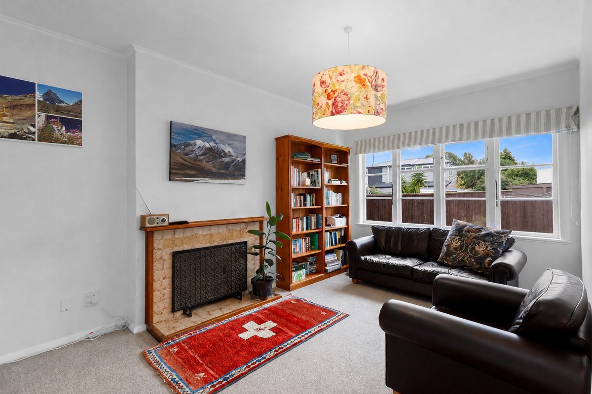 173 Oxford Terrace, Epuni, Lower Hutt - Carousel 2