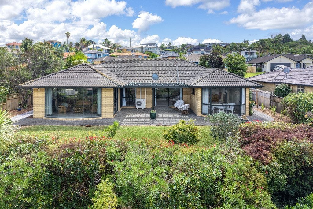 115 Grovenor Drive, Orewa, Orewa - Carousel 2