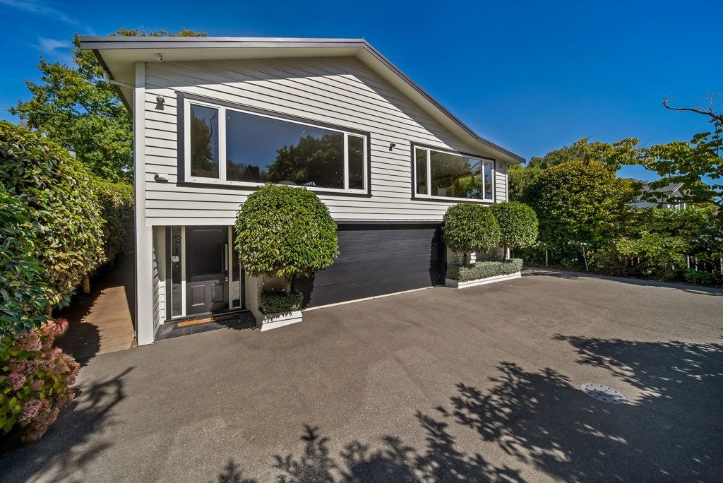 2 Crichton Terrace, Cashmere, Christchurch - Carousel 1