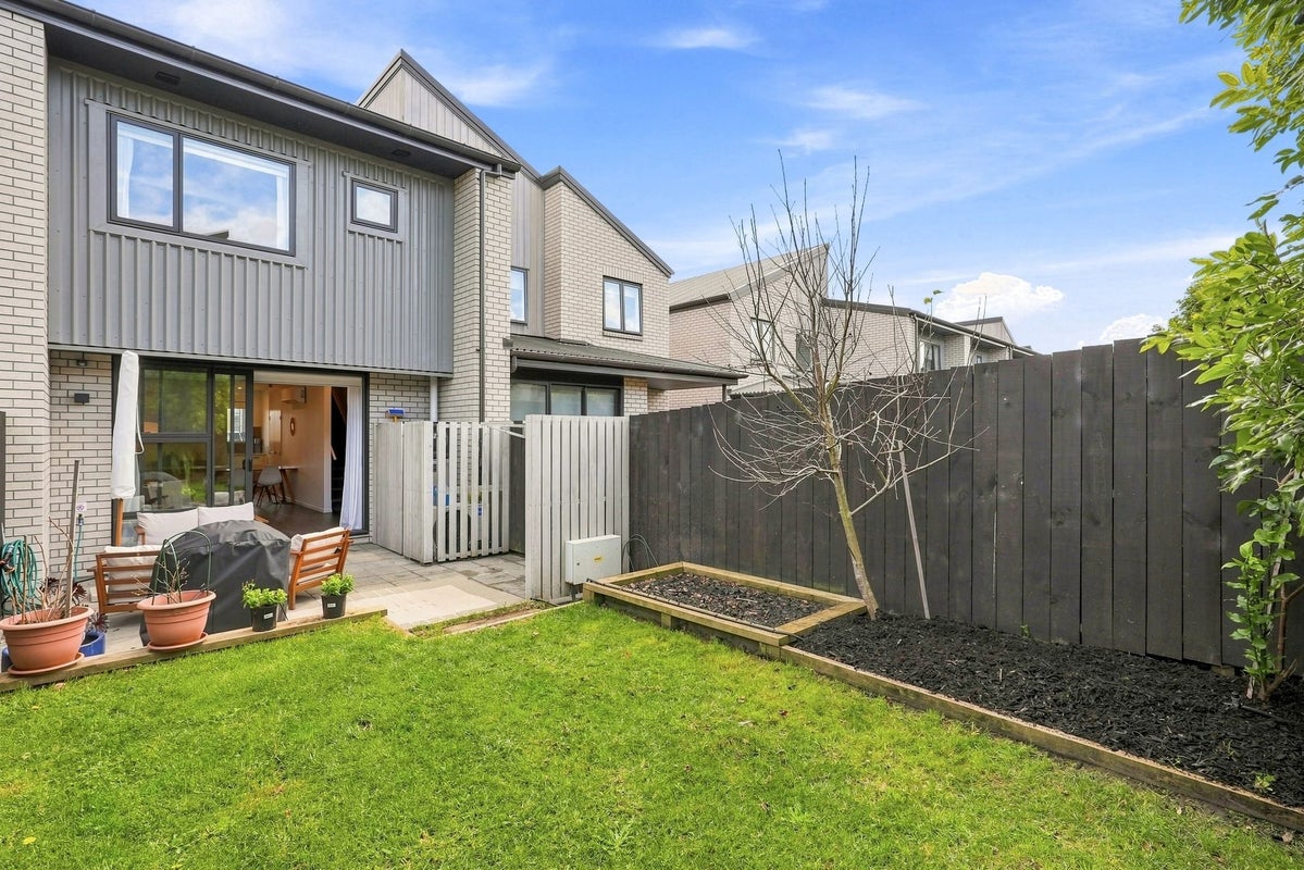 37 Peihana Road, Hobsonville, Auckland - Carousel 1