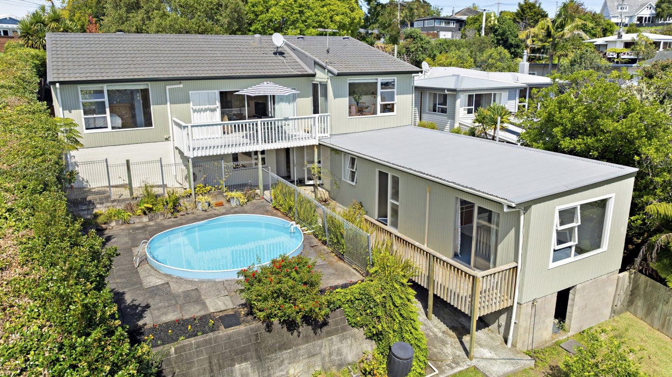 111 Glengarry Road, Glen Eden, Auckland - Carousel 1