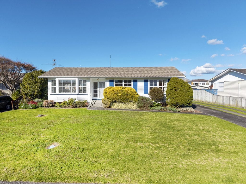 10 Studfall Street, Pakuranga Heights, Auckland - Carousel 1