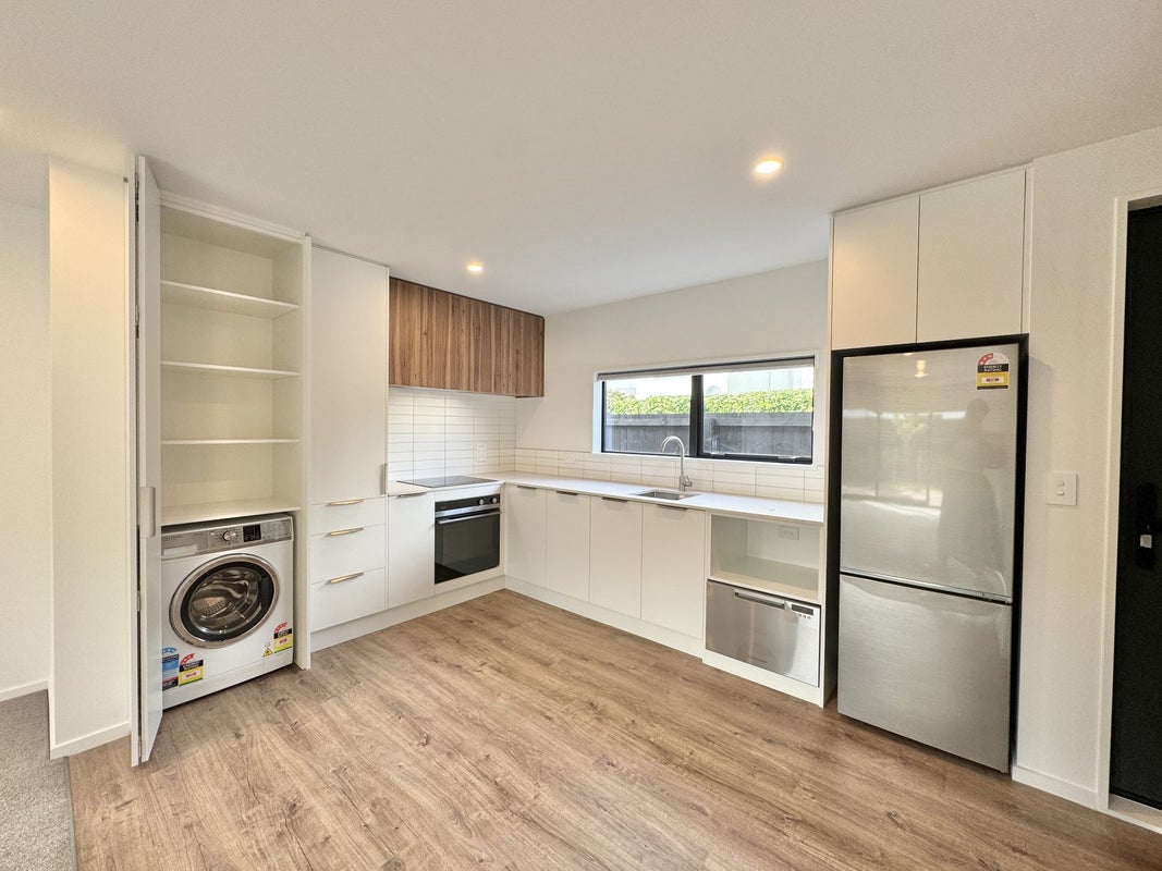 4/13 Goldsmith Place, Waltham, Christchurch - Carousel 2