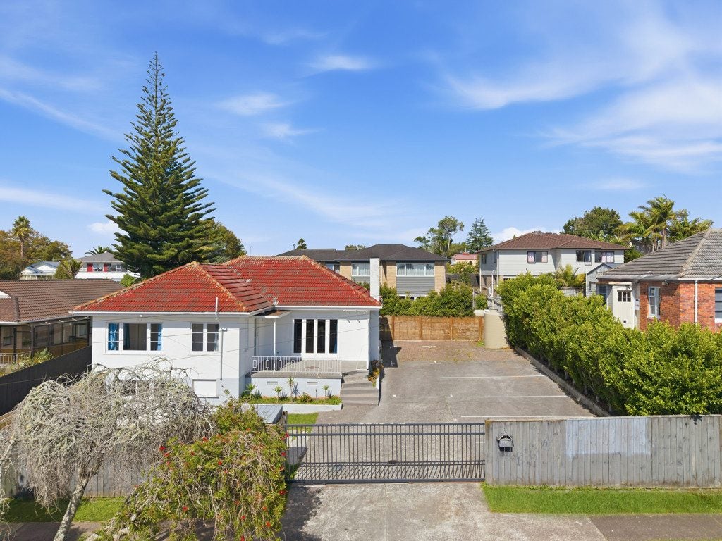 46 Miro Street, New Lynn, Auckland - Carousel 2