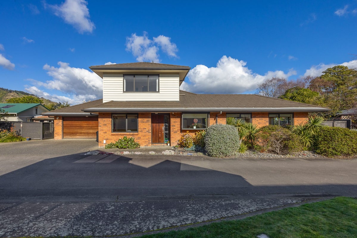 6 Koromiko Glen, Waikanae, Waikanae - Carousel 1