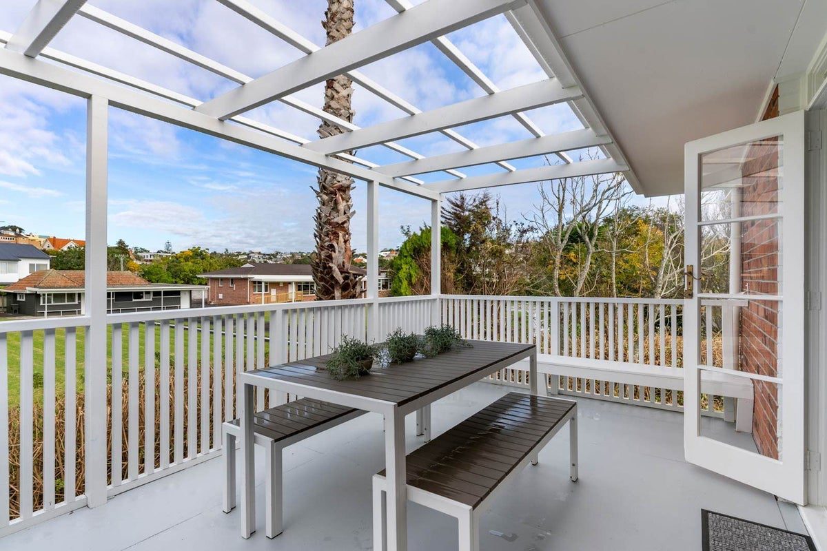 11B Tagalad Road, Mission Bay, Auckland - Carousel 24