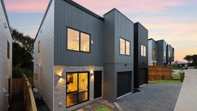 4/44 Bradbury Road, Botany Downs, Auckland - Carousel 1