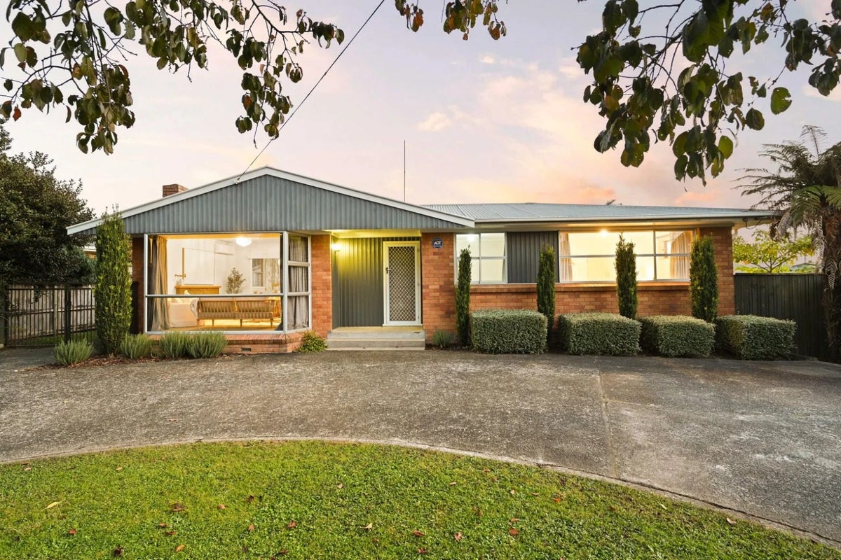 102 Browning Street, Leamington, Cambridge - Carousel 1