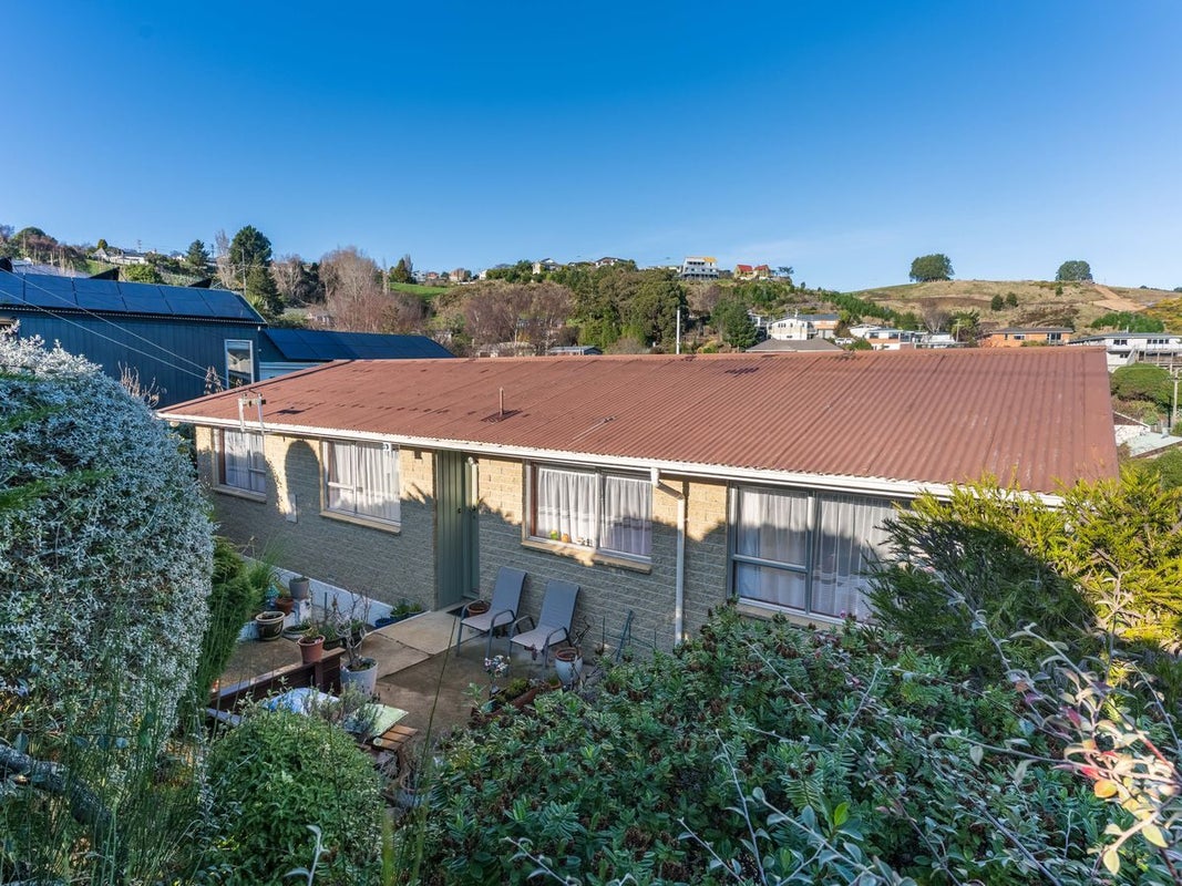11 Bell Crescent, Concord, Dunedin - Carousel 1