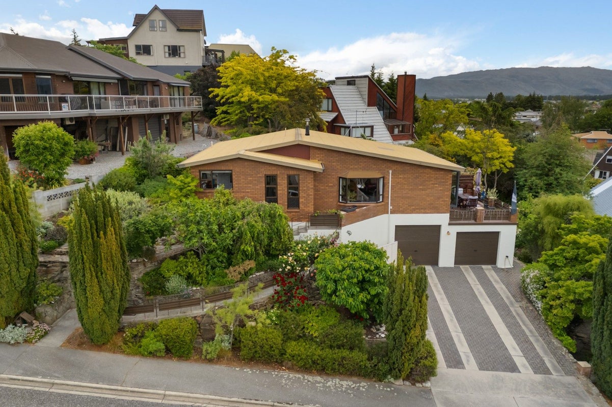 27 O'Neill Crescent, Bridge Hill, Alexandra - Carousel 1