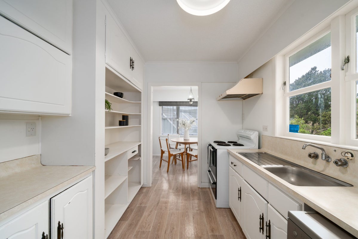 128 Helston Road, Paparangi, Wellington - Carousel 2