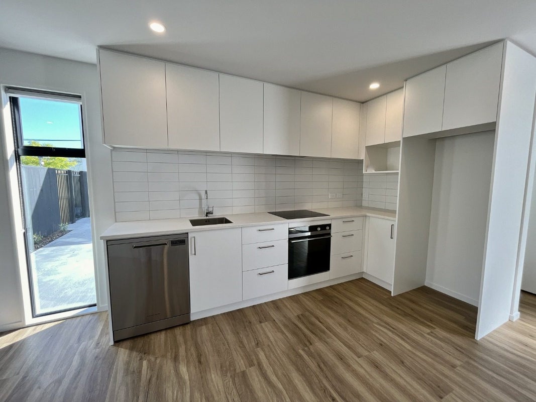 4/176 Hastings Street East, Waltham, Christchurch - Carousel 2