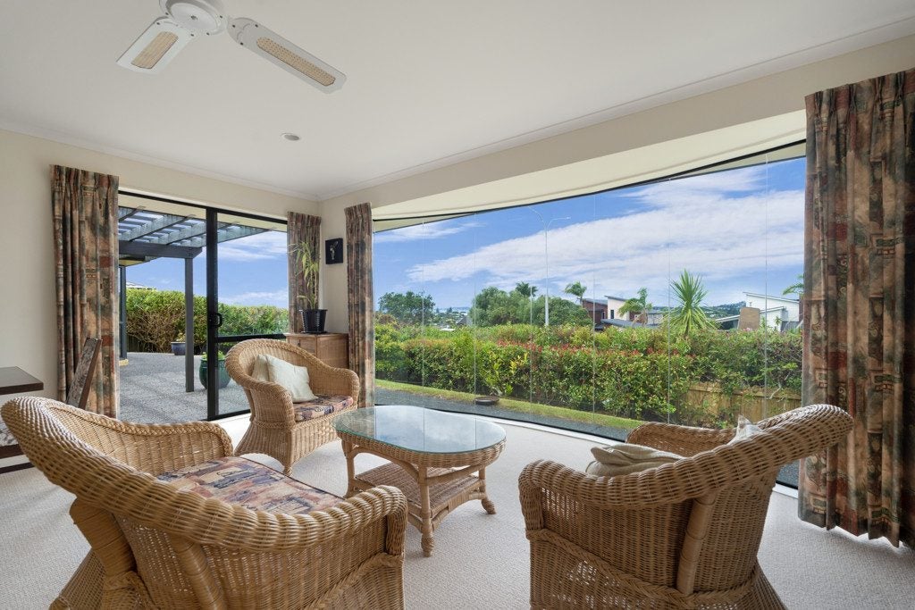 115 Grovenor Drive, Orewa, Orewa - Carousel 1