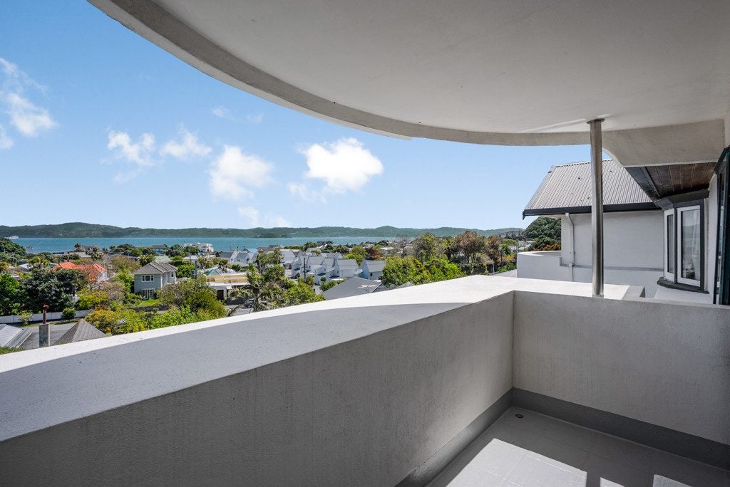 365 Muritai Road, Eastbourne, Lower Hutt - Carousel 1