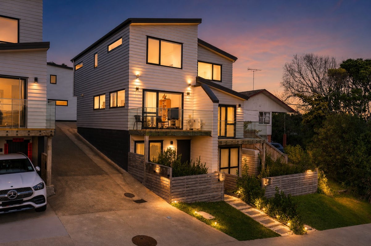 20A Arrow Road, Forrest Hill, Auckland - Carousel 1