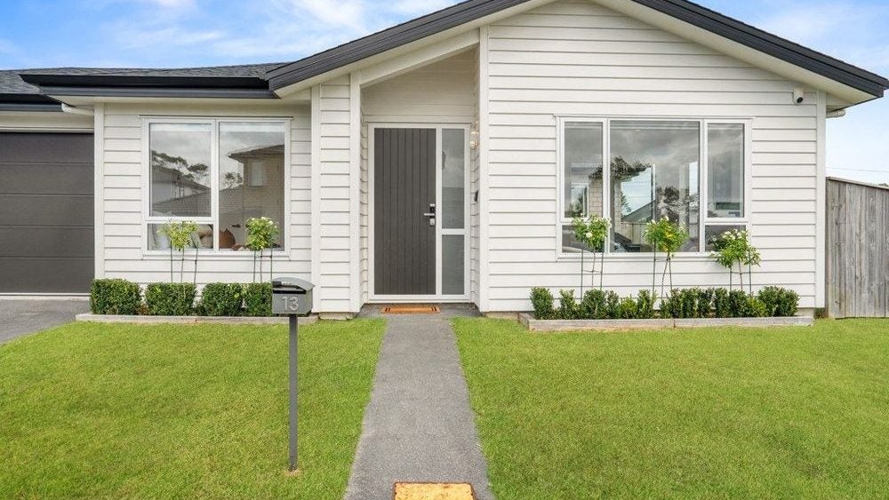 13 Sauterne Road, Kumeu - Carousel 1