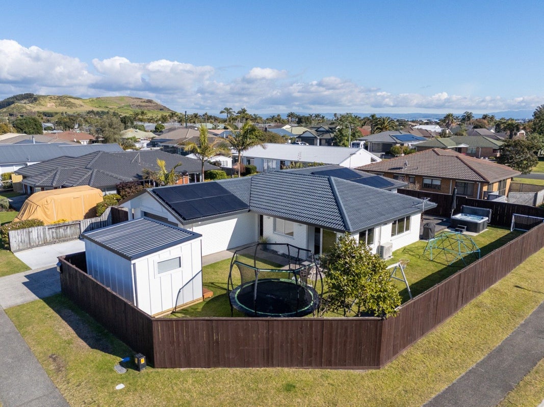 1 Aldermen Avenue, Papamoa Beach, Papamoa - Carousel 32