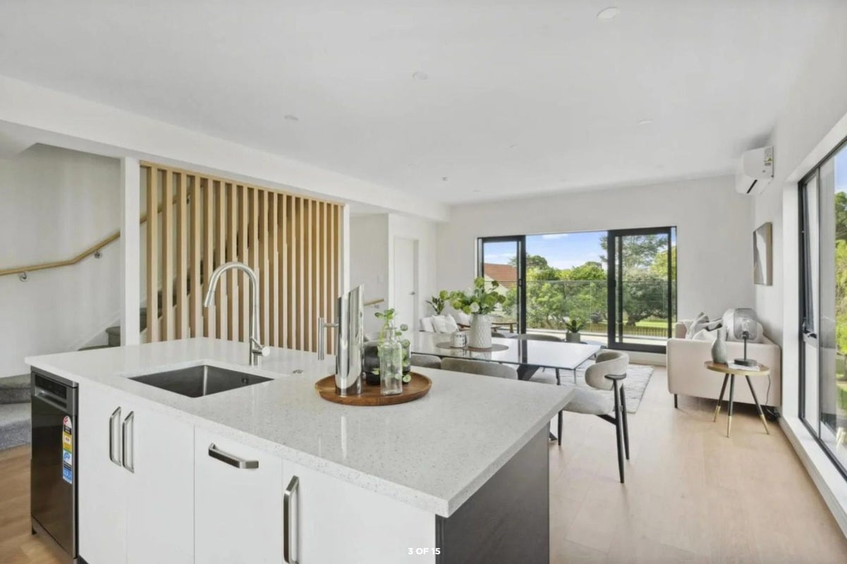 5/21 Erima Avenue, Point England, Auckland - Carousel 1