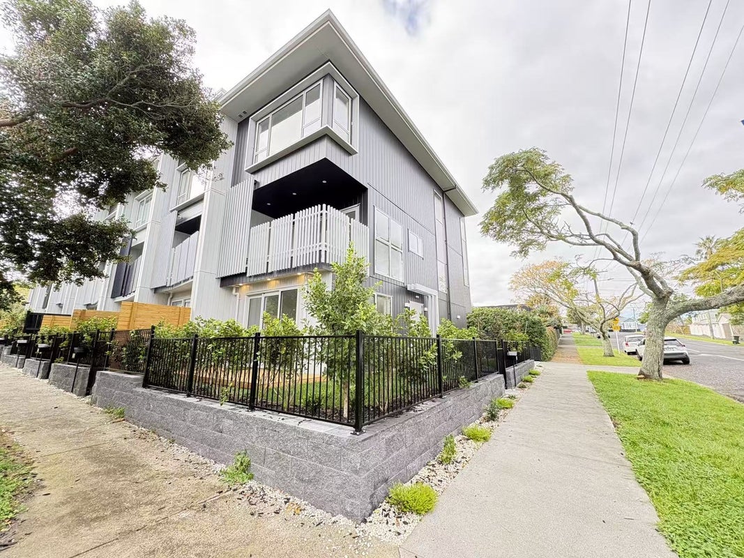 26 Lancing Road, Sandringham, Auckland - Carousel 1