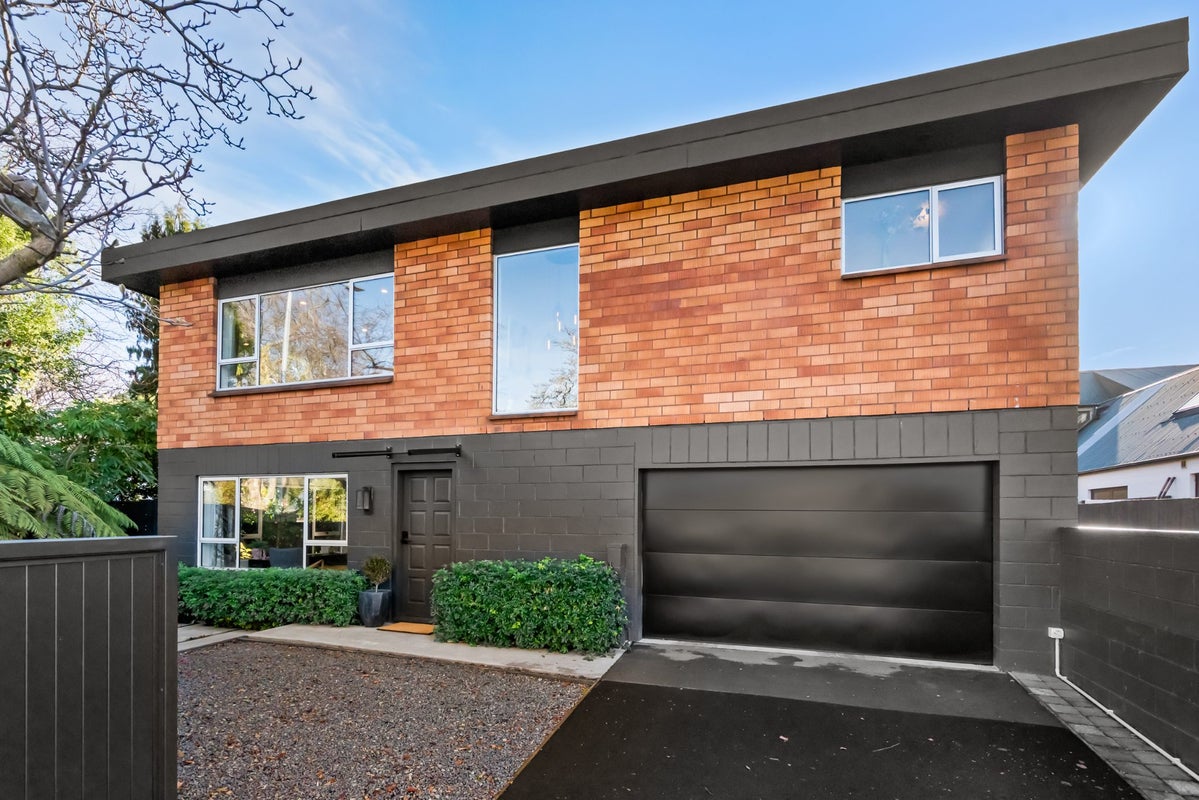 1/27 Innes Road, St Albans, Christchurch - Carousel 1