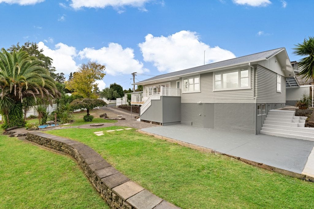 134 Taikata Road, Te Atatu Peninsula, Auckland - Carousel 1
