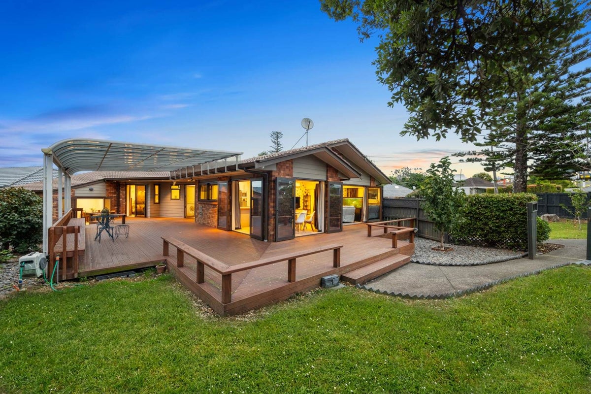 37 Parkhill Road, Mellons Bay, Auckland - Carousel 26