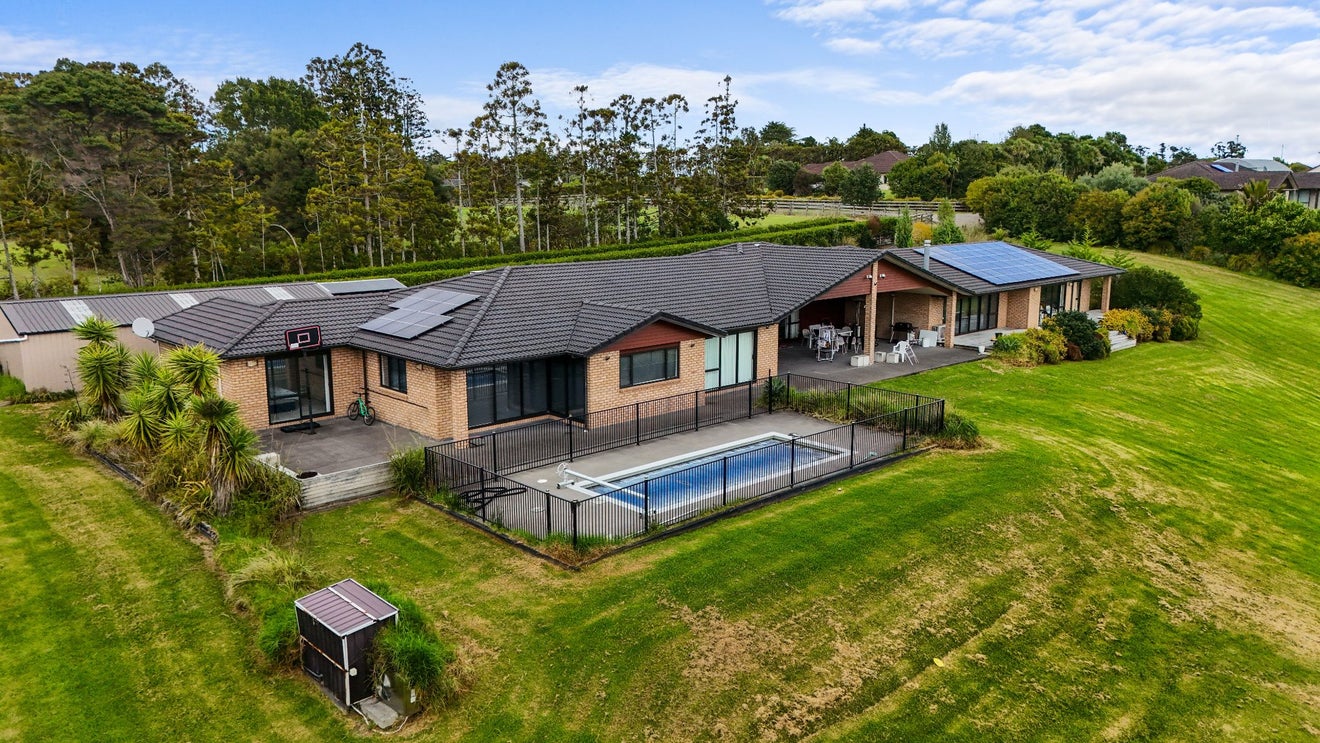 165B Oraha Road, Kumeu - Carousel 1