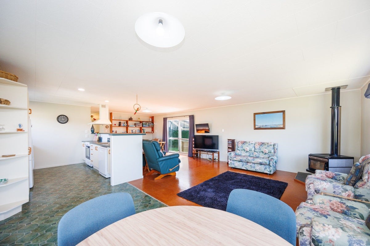 24 Te Kiri Street, Himatangi Beach, Himatangi Beach - Carousel 2